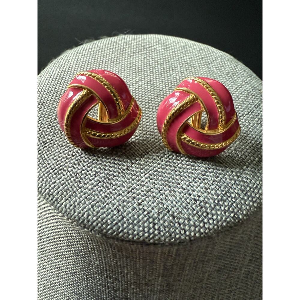 Jim Shore Enamel Knot Earrings Pink Gold Tone Screw Back Career Cocktail
